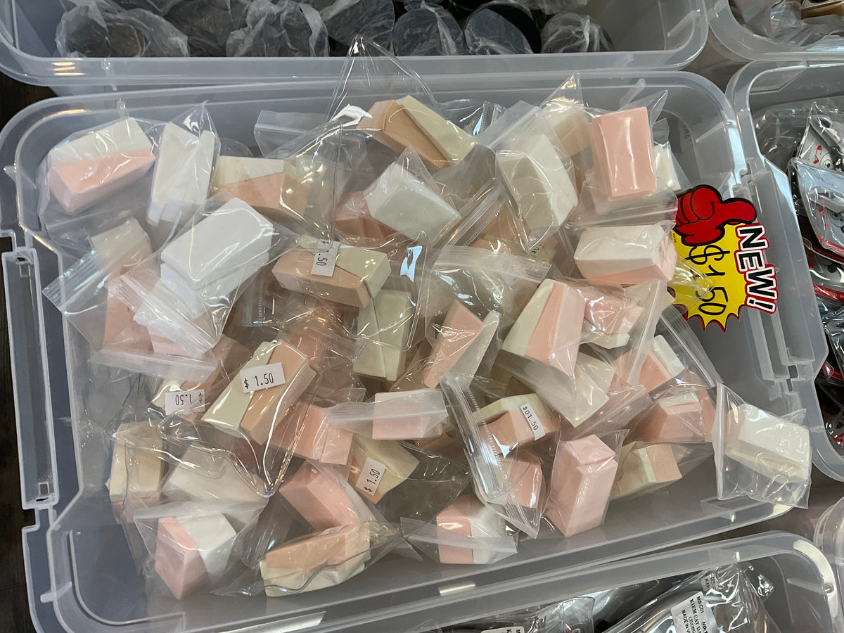 2 miếng bọt biển màu hồng/trắng